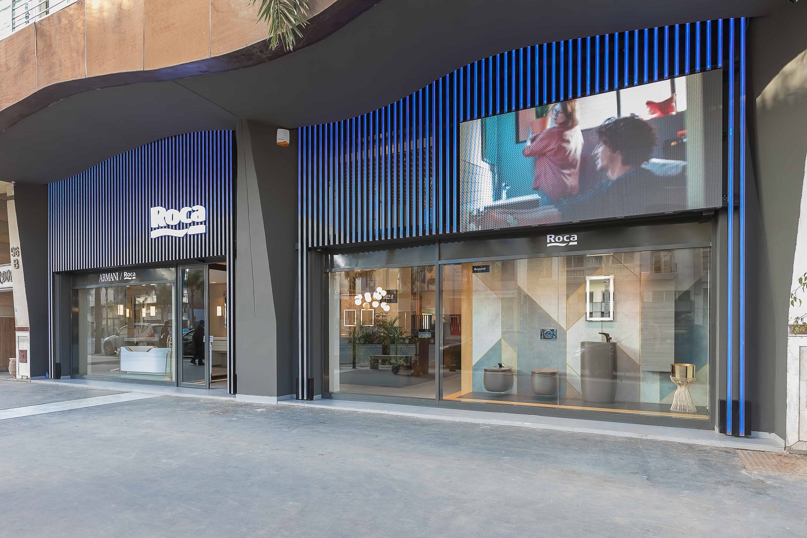 <p>През 2006 Roca отвори свой собствен шоурум в Казабланка, където клиентите могат да получат персонално внимание, в атмосфера на комфорт и релакс.</p>1