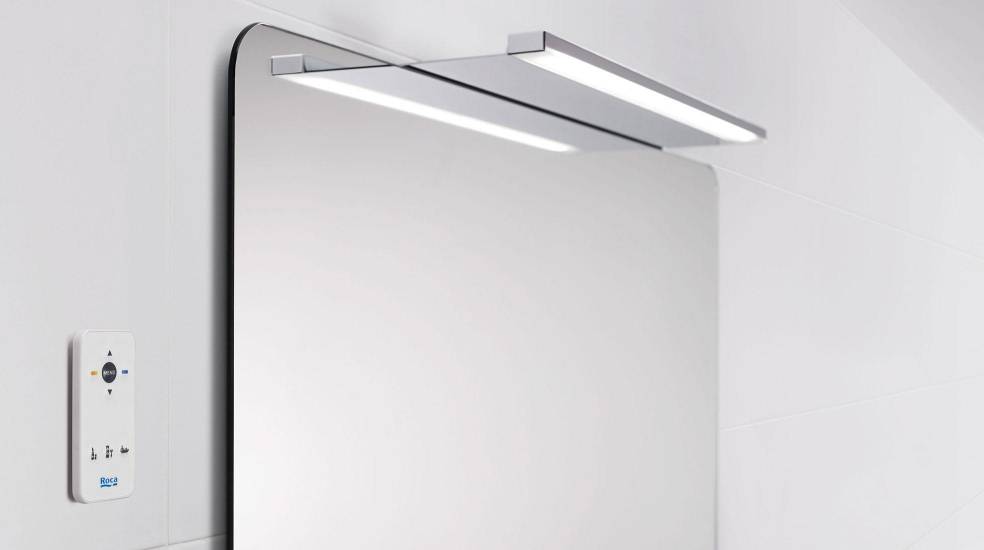Огледало с LED осветление от Roca