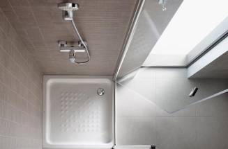 SHOWER SCREENS FOR SMALL BATHROOMS: COMFORTABLE AND COMPACT